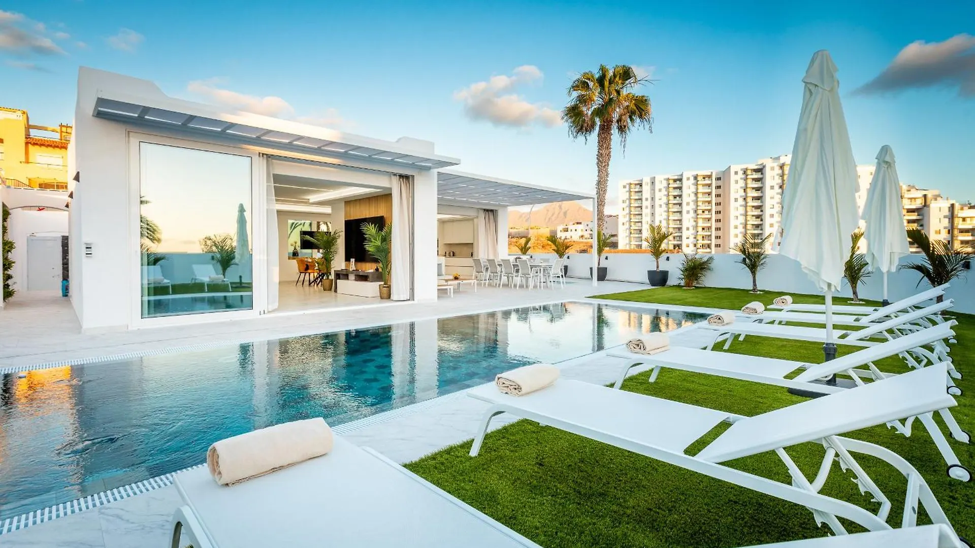 Villa Michelle Private Oasis Heated Pool And Wifi プラヤ・パライソ